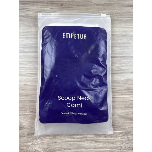 Shapermint Essentials All Day Every Day Scoop Neck Cami, White, Size 4XL - Picture 2 of 4